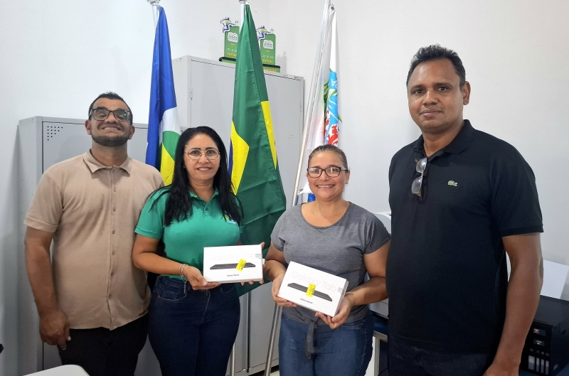 Tecnologia na educa��o: Prefeitura de Juscimeira entrega tablets para apoio pedag�gico nas escolas municipais